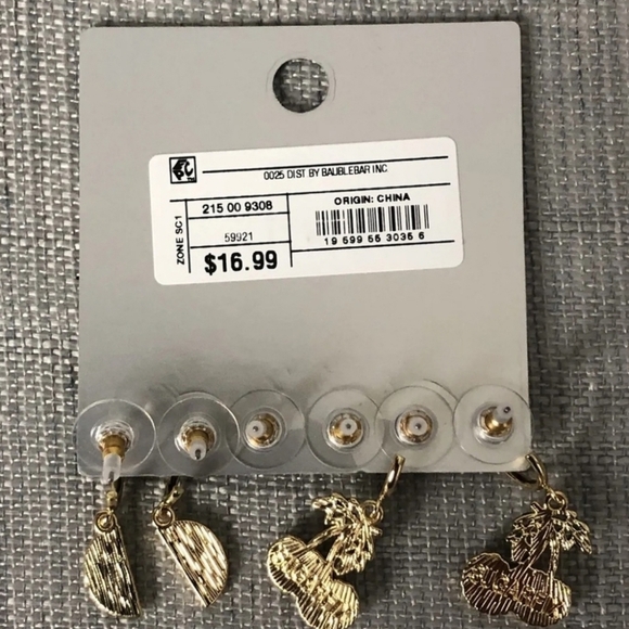 🔹️ Sugarfix🔹️ Sweet 🍌and Sour 🍒Fruit Earrings ✨️🍍  NWT!! - Picture 2 of 2